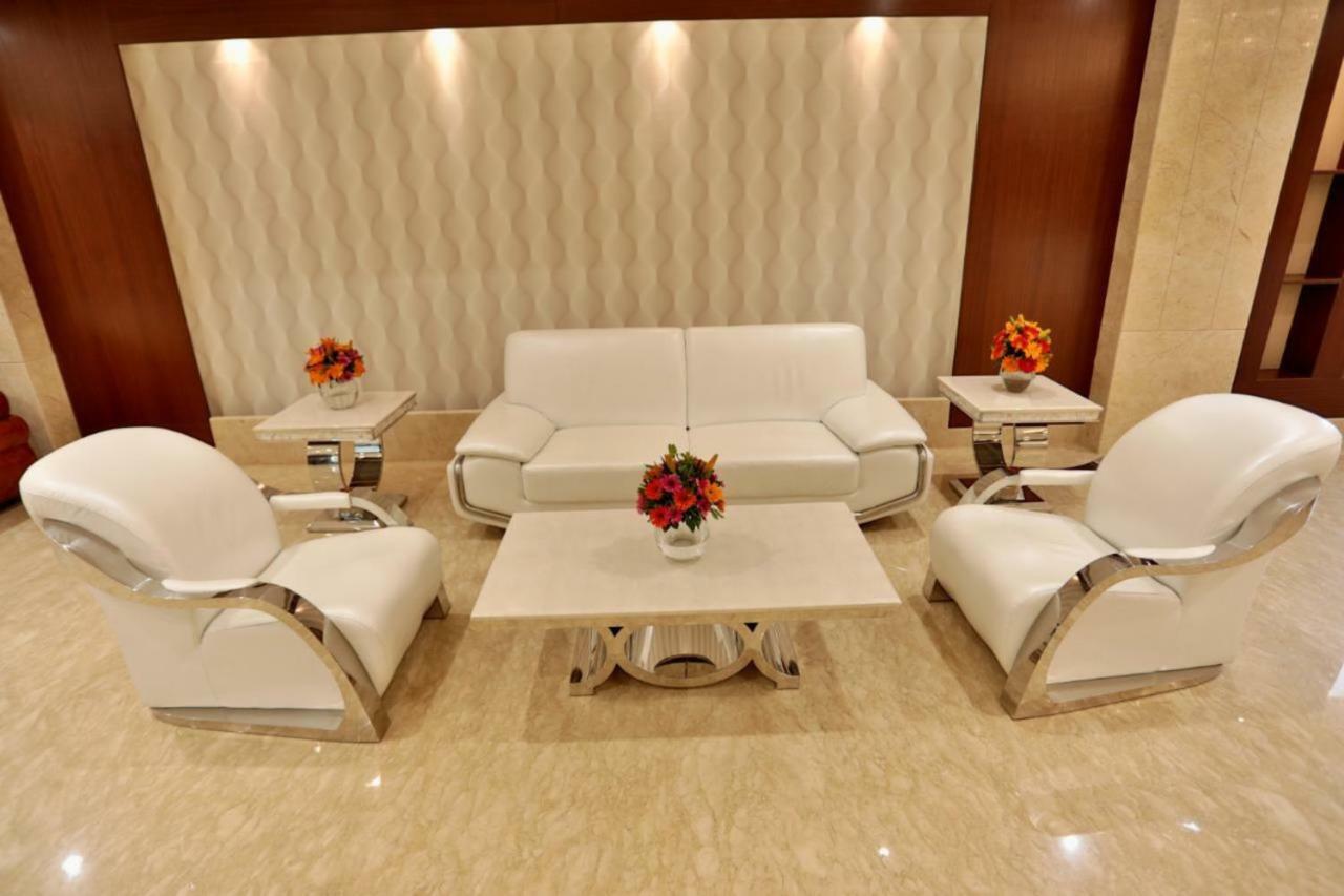Royal Imperio Hotel Faridábád Kültér fotó